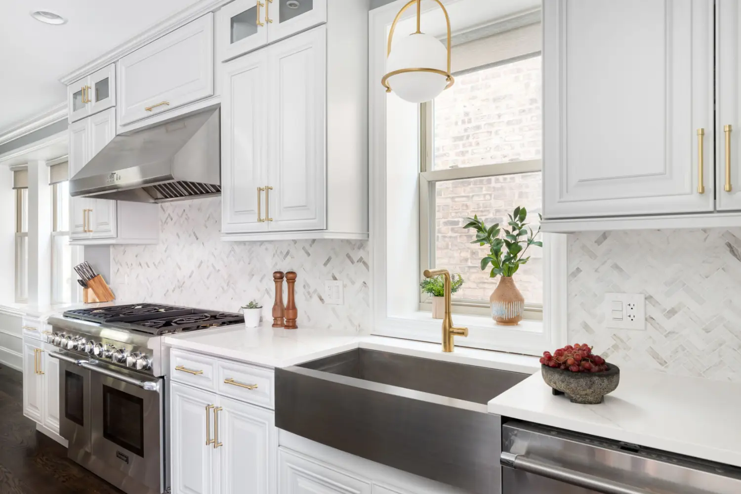 Savannah's top cabinet resurfacing service, enhancing kitchen aesthetics with a modern touch.